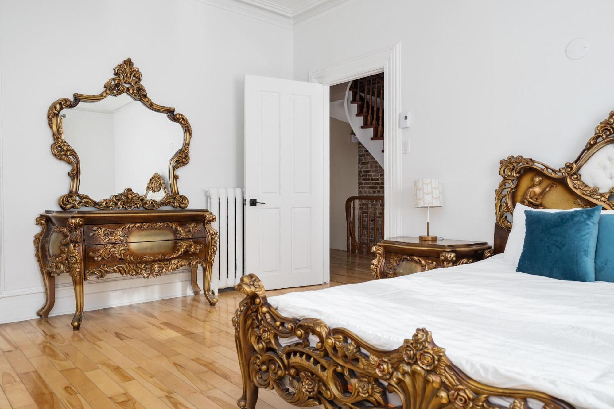 Centennial 6-Bedroom Waterfront Palace Sleeps 14 Montréal Dış mekan fotoğraf